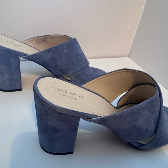 Beautiful blue suede Cole Haan size 10B 4 in block heel - Picture 4 of 7